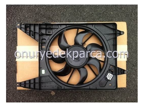 Dacia Logan Sandero Fan Motoru Fan Davlumbazı 8200765566 214815057R