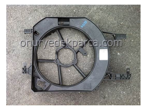 Renault Trafic 2 Fan Davlumbazı Fan Şasesi 7701050191